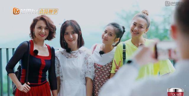 程莉莎被满墙虫子吓到不敢吃饭应采儿还在犹豫谢娜果断换地方