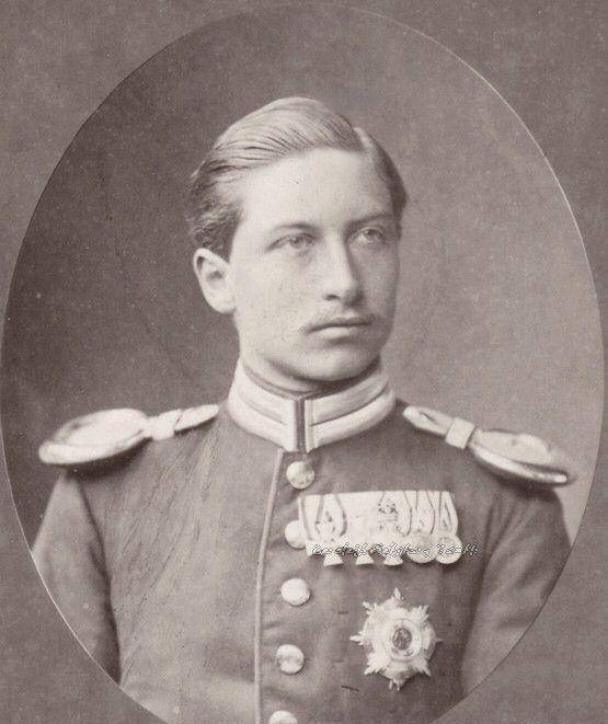 而德国皇帝威廉二世也是维多利亚女王的外孙