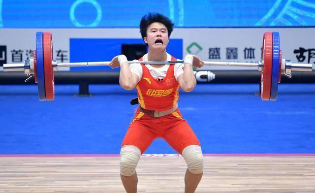 原创中国举重队遭遇挑战九个项目仅摘两金失霸主地位