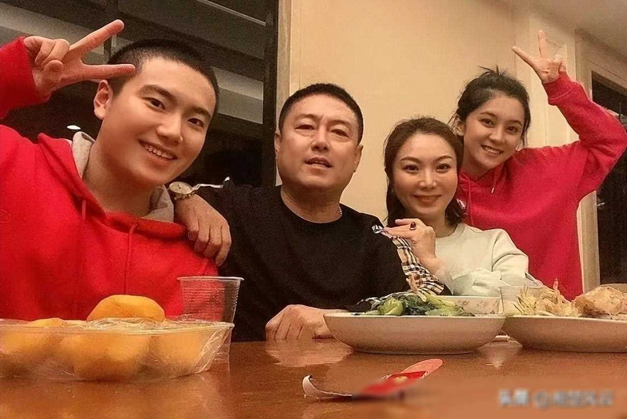 煤老板之子,前女乒世界第一等名人子女_梁靖昆_家庭_陈梦