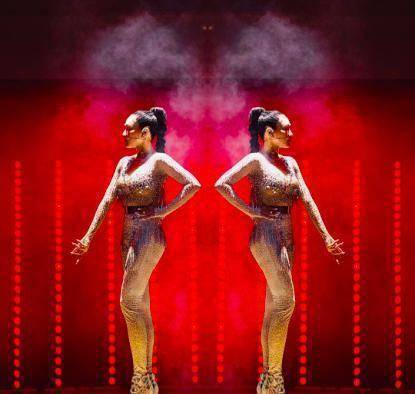 张伦硕西装革履跳舞显油腻,差12岁姐弟恋慕了_钟丽缇_衬衫_黑色