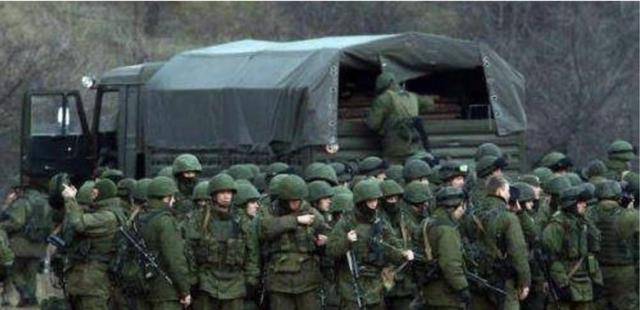 原创哨兵被队友遗忘深埋地下9年发现时仍守着军需库双目失明