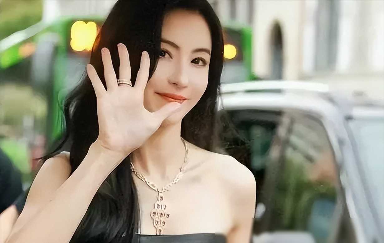 原创救命生完4胎的张柏芝形象大变