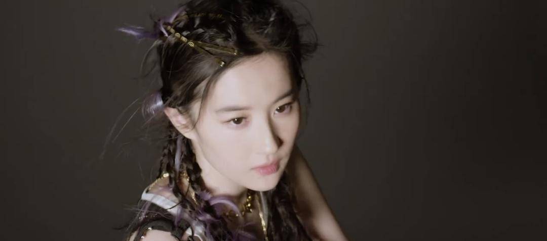 陈漫镜头下的刘亦菲视频截图比精修更绝跟她20出头时没差别