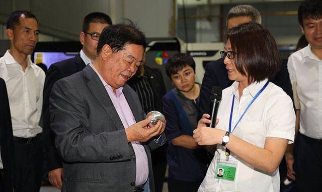 原创捐款110亿把工厂开到美国的玻璃大王曹德旺到底有多厉害