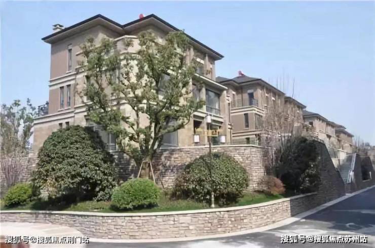 这是目前杭州主城区唯一一个在售的纯别墅住区.
