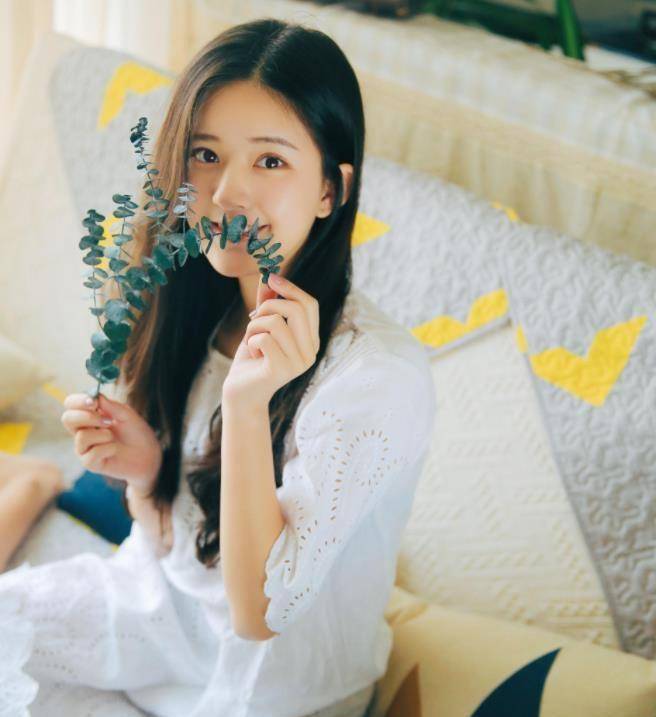 原创从小网红到网剧一姐被汪涵当做干女儿赵露思是什么来头