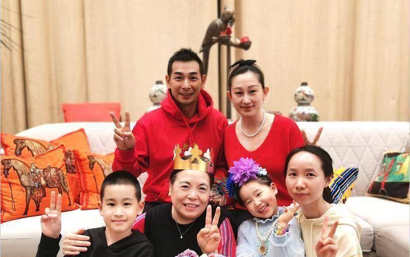 原创从司机到管家助手到保姆赵文卓家的这两个外来女人真幸运