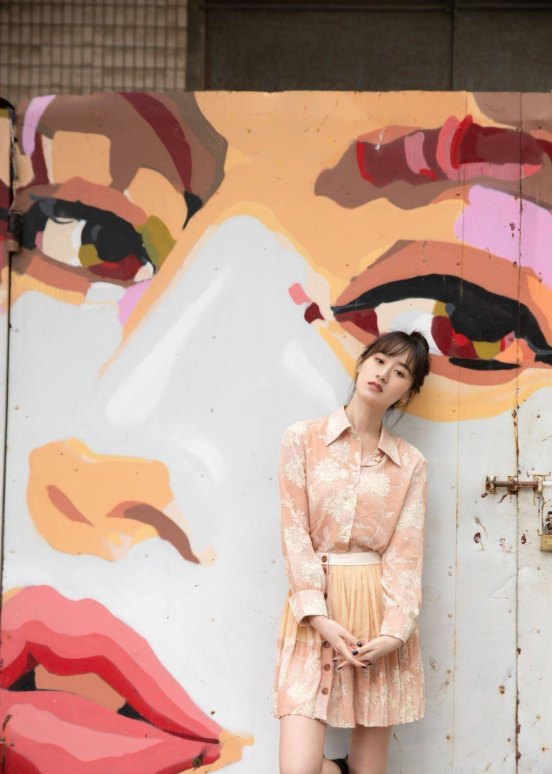 夏天丸子头搞一搞咱们也学袁冰妍一样化身18岁