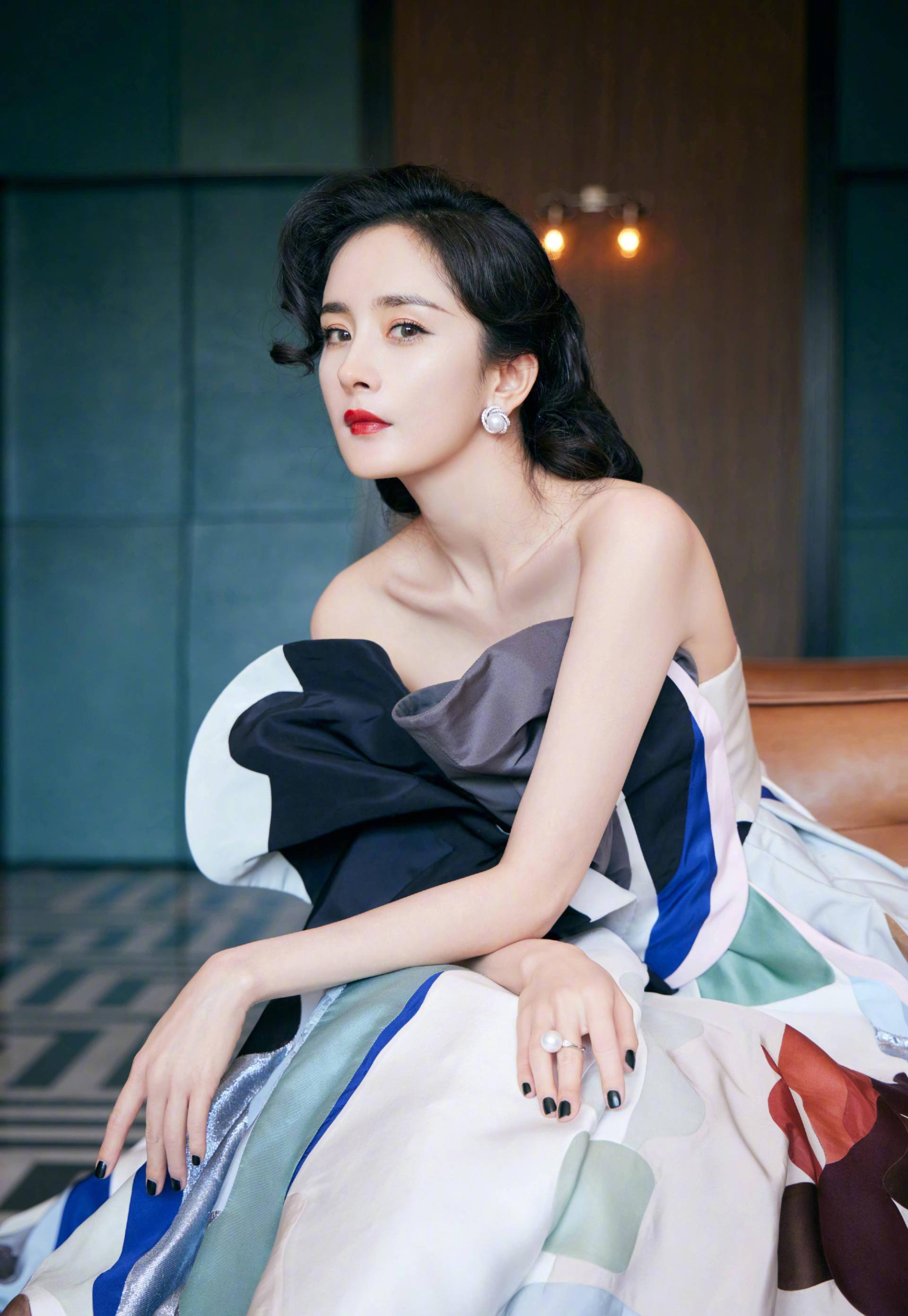 原创明星百万修图师名副其实有的技术堪比换头有的却越修越丑