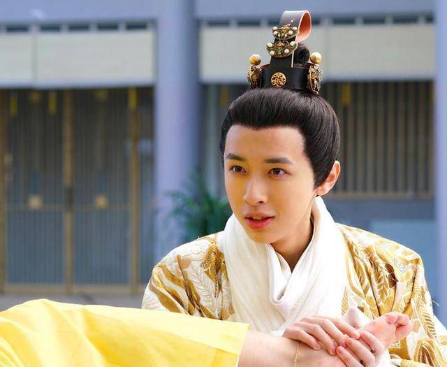 原创皇帝刘子业深夜急召亲姑进宫次日却被抬回姑父怒道我誓杀汝