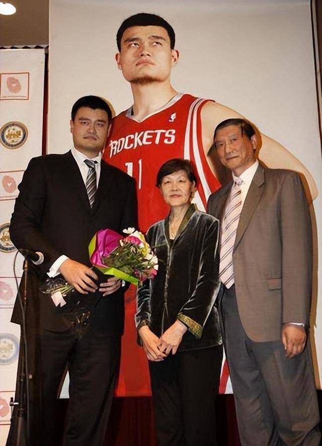 原创姚明的女儿身高19米但她不从事任何体育运动理由很牵强很可惜