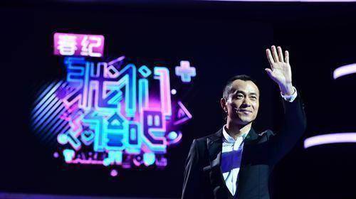 从电视主持到阶下囚邱启明锒铛不听话后妻子李菡怎么做的