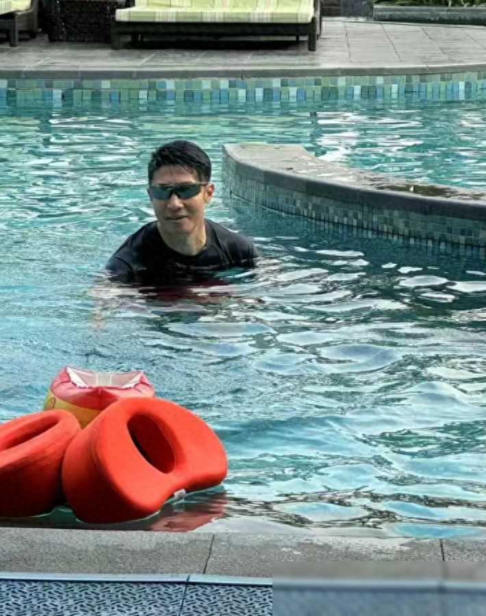 撒贝宁入住美高梅大酒店,撒贝宁与李白炫富引热议