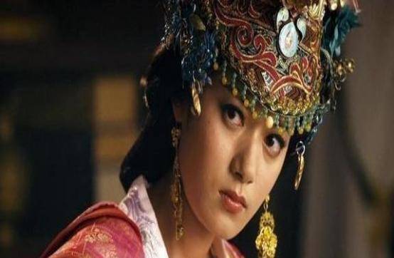 13岁皇帝去舅父家玩,看上表嫂,灭舅父一家,后表嫂执权18年_梁氏_李凉