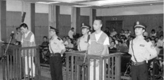 警方现场勘查后,断定凶手就是不久前从汾阳监狱越狱的王彦青一伙人,而