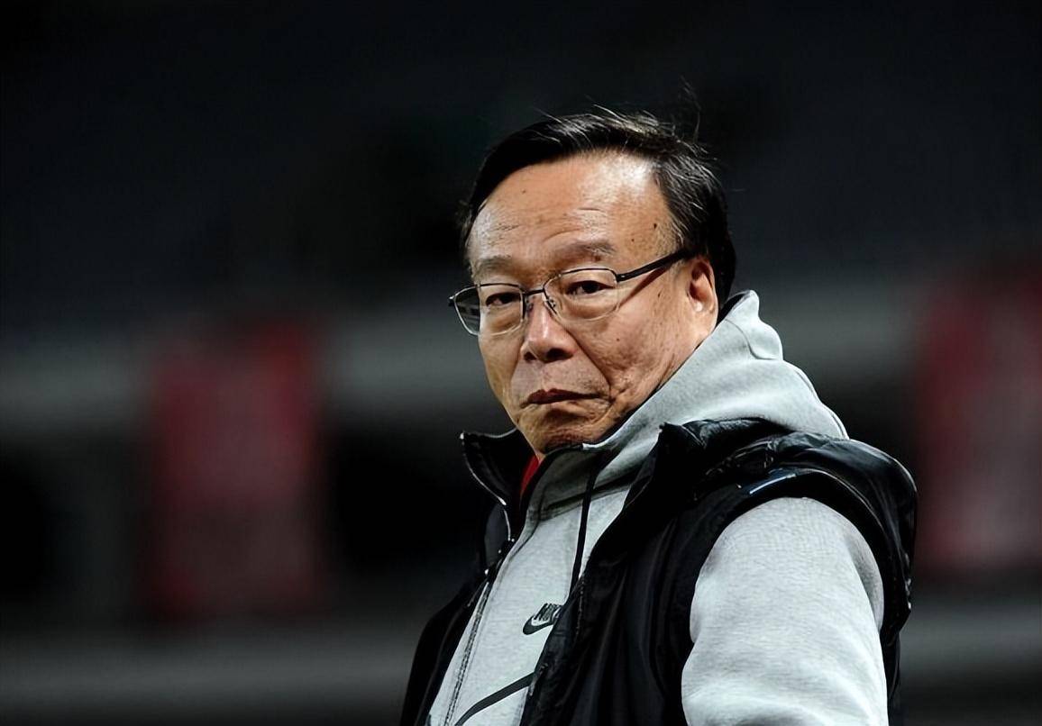 包括李铁,河北华夏幸福以及中国足协都应该向大连球迷们深深道歉