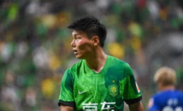 方昊在鲁能连替补都不是,加盟国安后却被力捧,如今成球队王牌_方浩