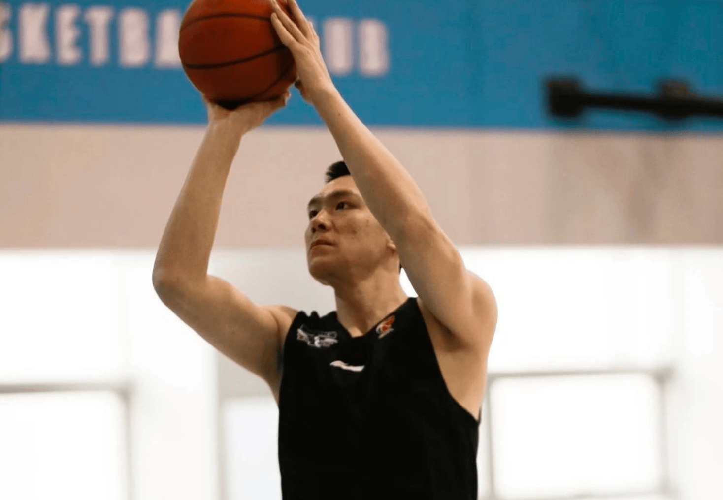 北京备战深圳!方硕主控,曾凡博 2内暴扣,朱彦西翟晓川强化三分