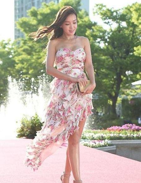 原创宅男女神金善英凭借时尚片博取关注大方公开承认整容