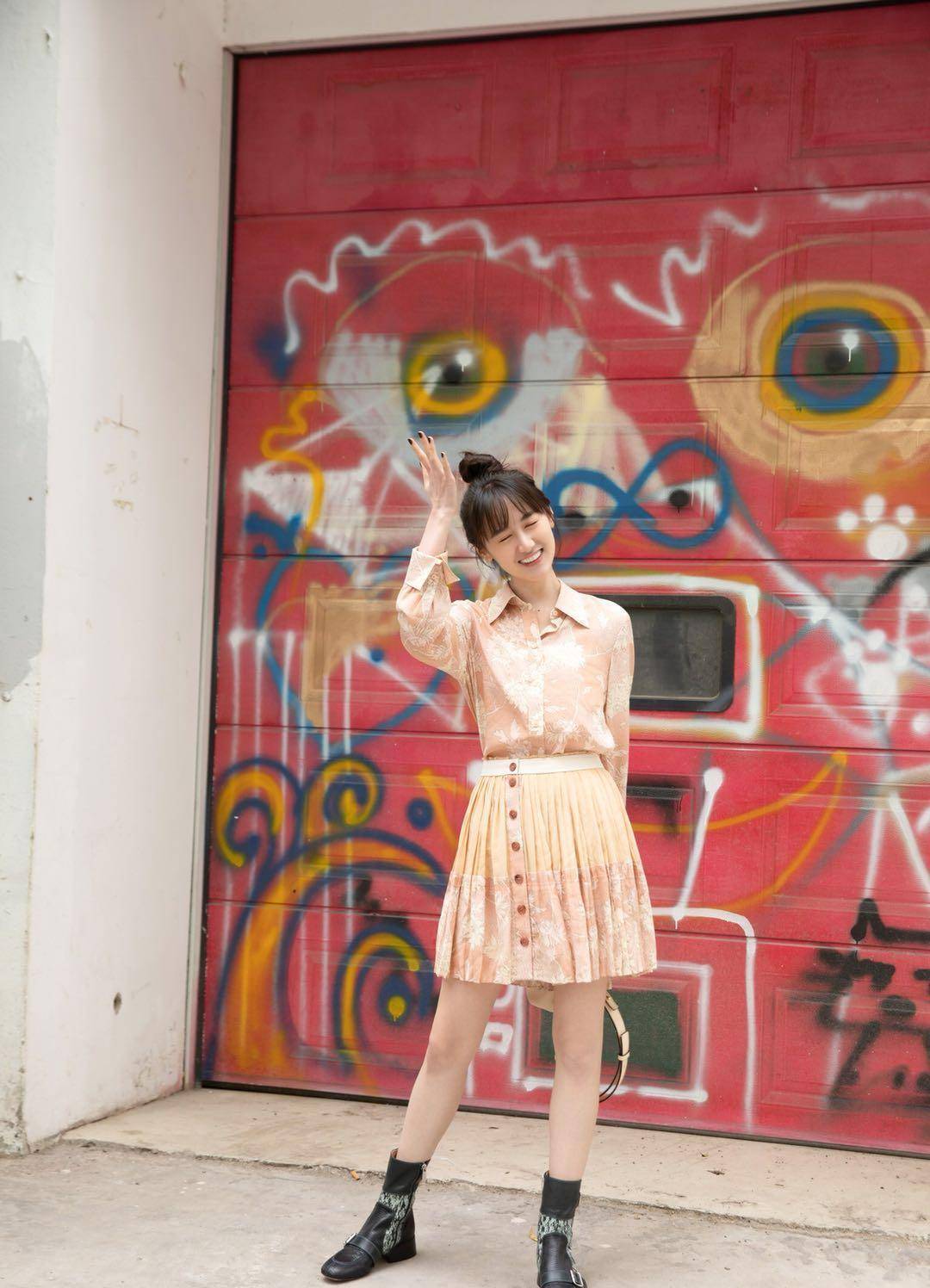 夏天丸子头搞一搞咱们也学袁冰妍一样化身18岁