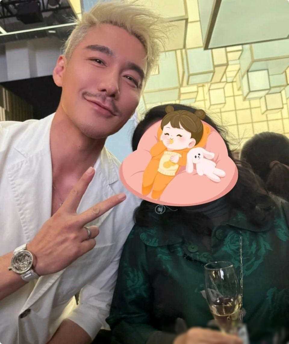 胡兵身材卓越,段奕宏气势凌人_时装周_身高_男艺人
