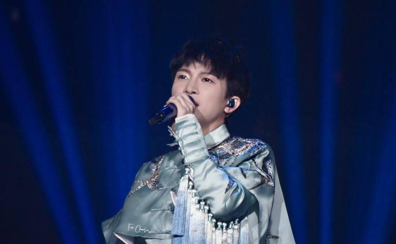 原创周深是男的还是女的独特嗓音惹争议用实力征服观众