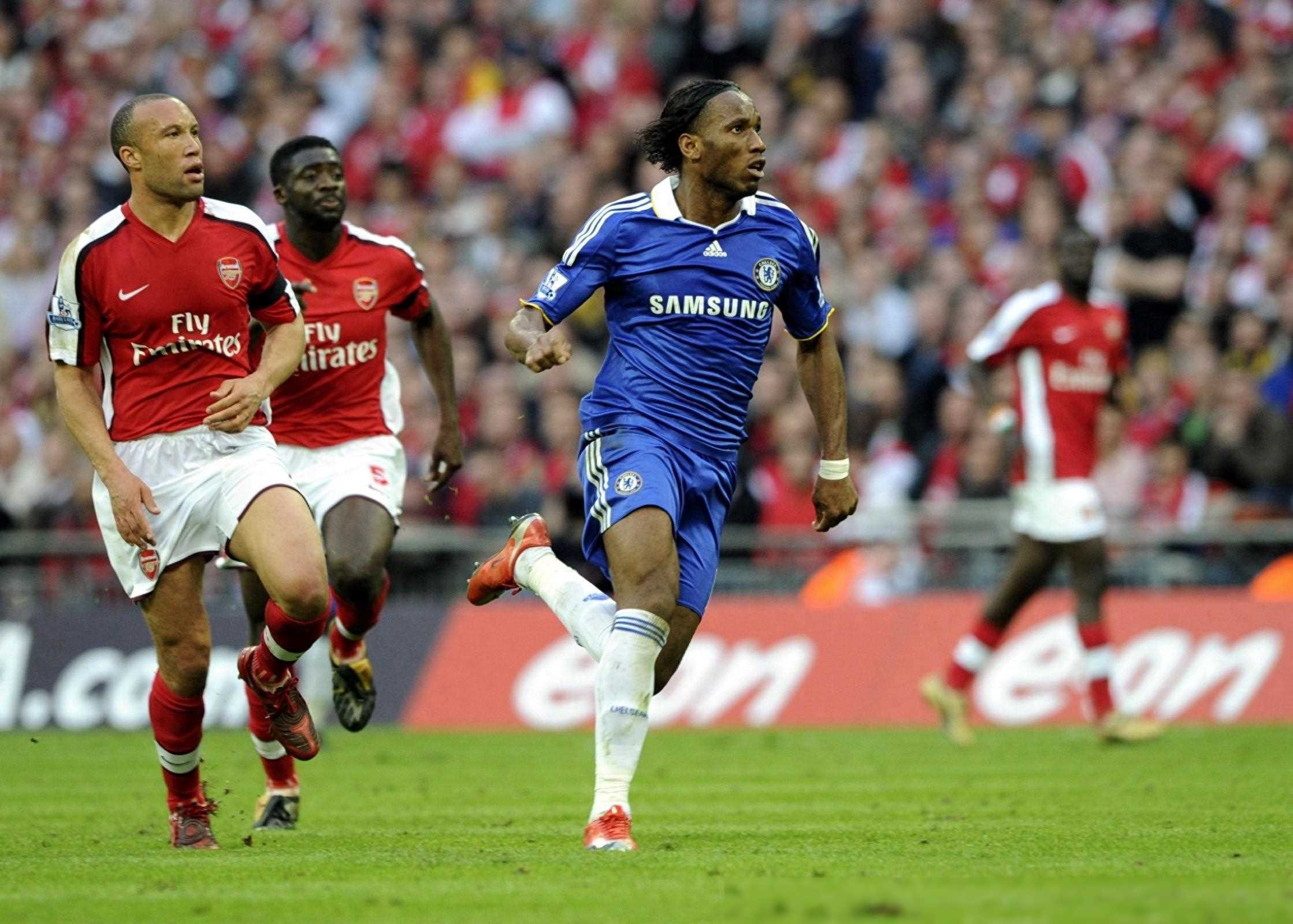 他身高,体格,爆发力和身体对抗能力出众,能够为