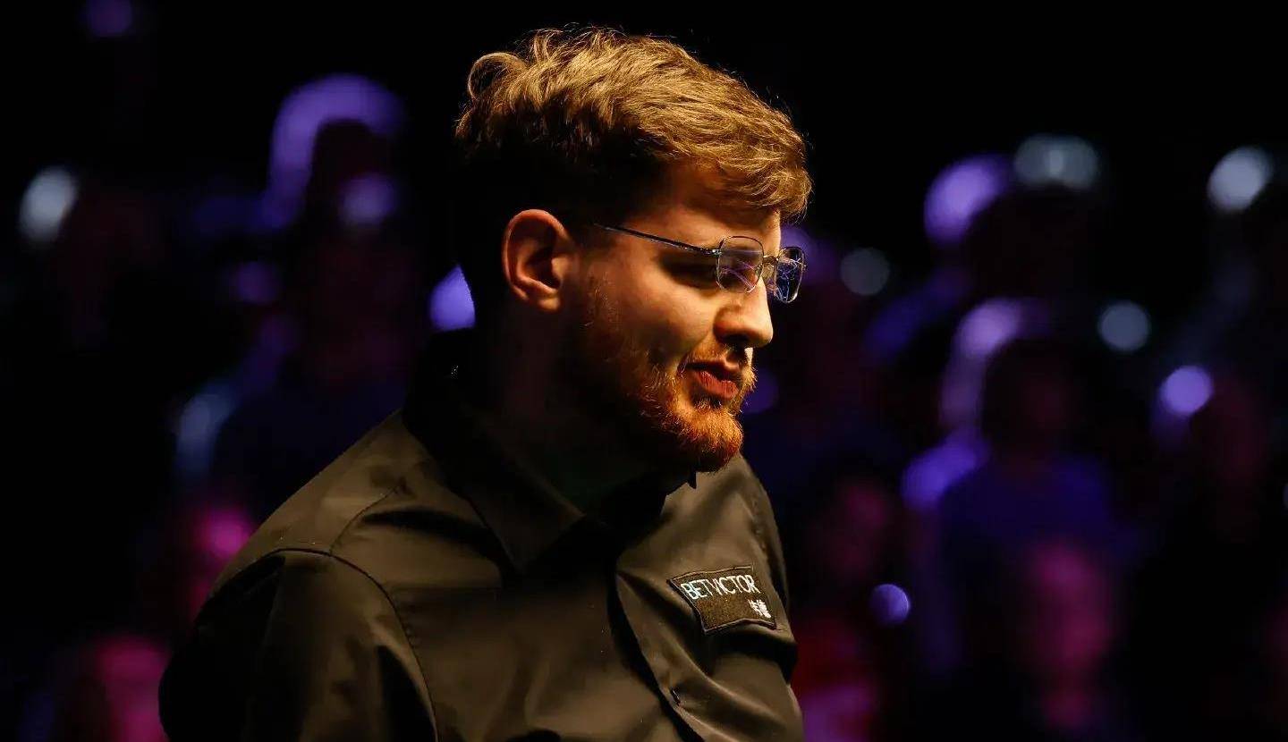 原创世界锦标赛第一轮邢子豪击倒了霍尔特白玉璐和张家伟错过了比赛