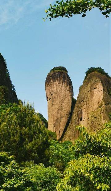 八角寨则是欣赏奇峰,古迹的好地方.16,崀山浙江省江郎山那高