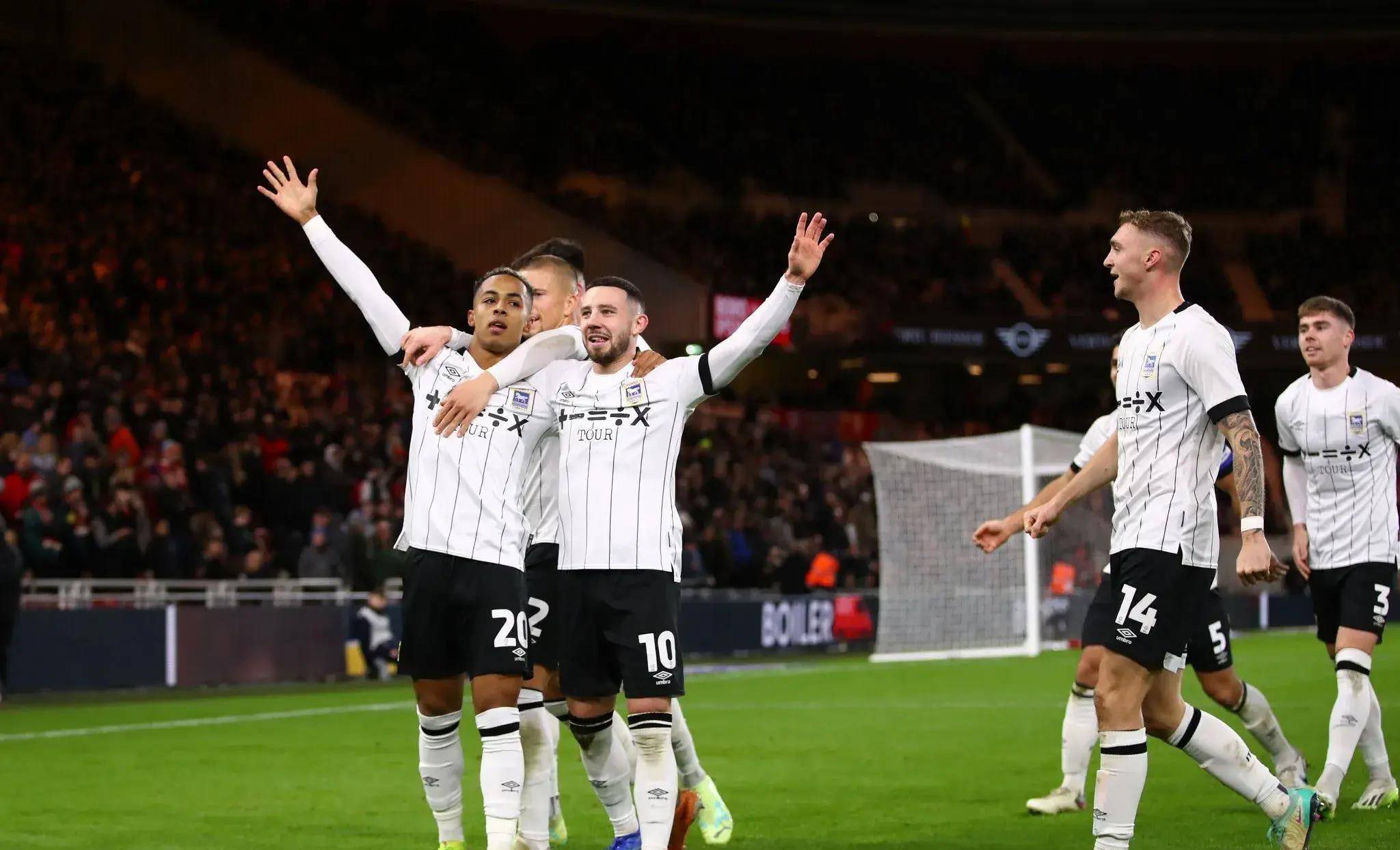 今日足球周三 赫尔城 vs 米德尔斯堡谁更有希望拿下比赛胜利_对阵_本