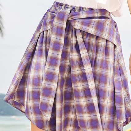 紫色半身短裙让你秒变大长腿