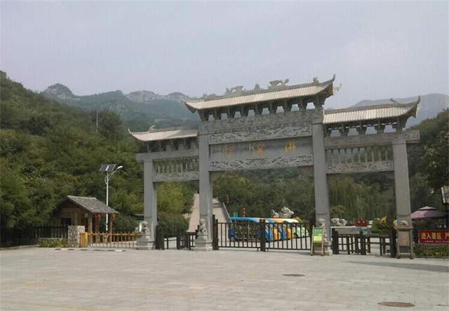 外地游客在淄博潭溪山千米速滑道意外骨折受伤变脸处理引纠纷