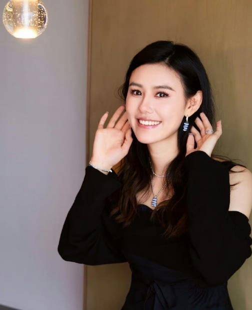 原创泳坛女神刘湘前凸后翘还时尚穿时尚曲线迷人不输明星