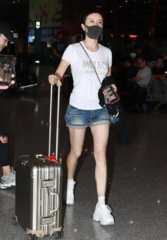 原创金巧巧生图是算不上漂亮脸圆还没女人味比那些精修脸耐看啊