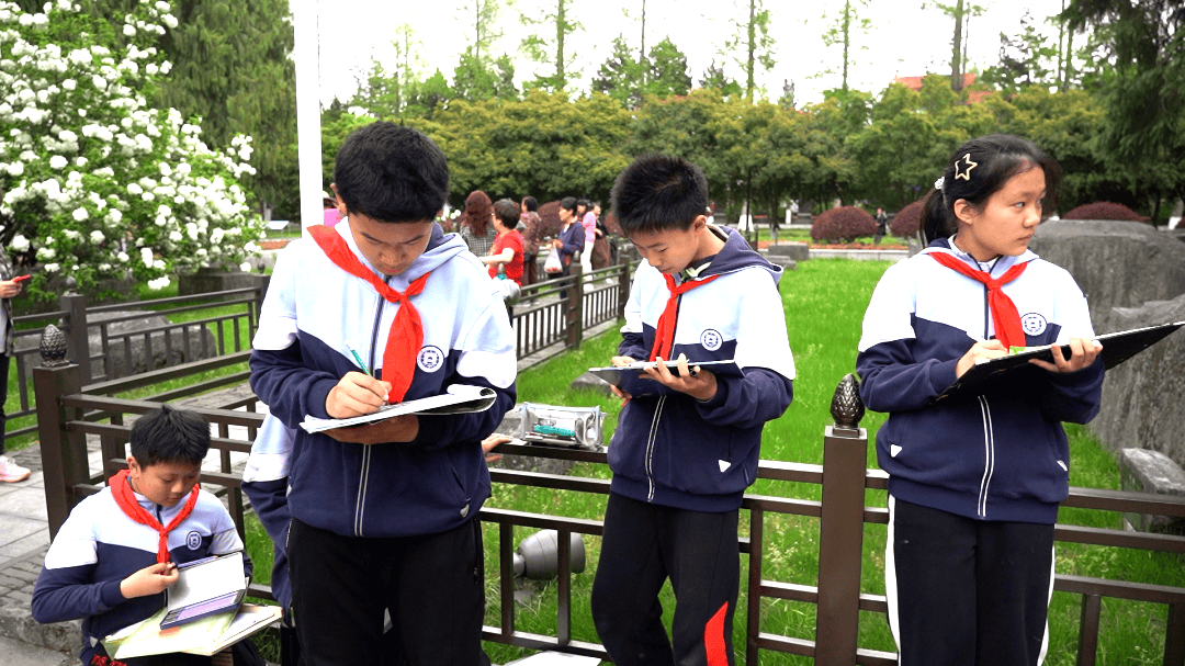 南京市瑞金北村小学成功举办图书发布会暨学生素养展演活动