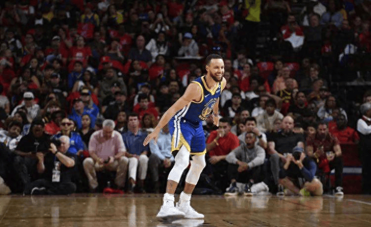 原创库里本赛季已命中339记三分超越2021赛季的自己创历史第4高