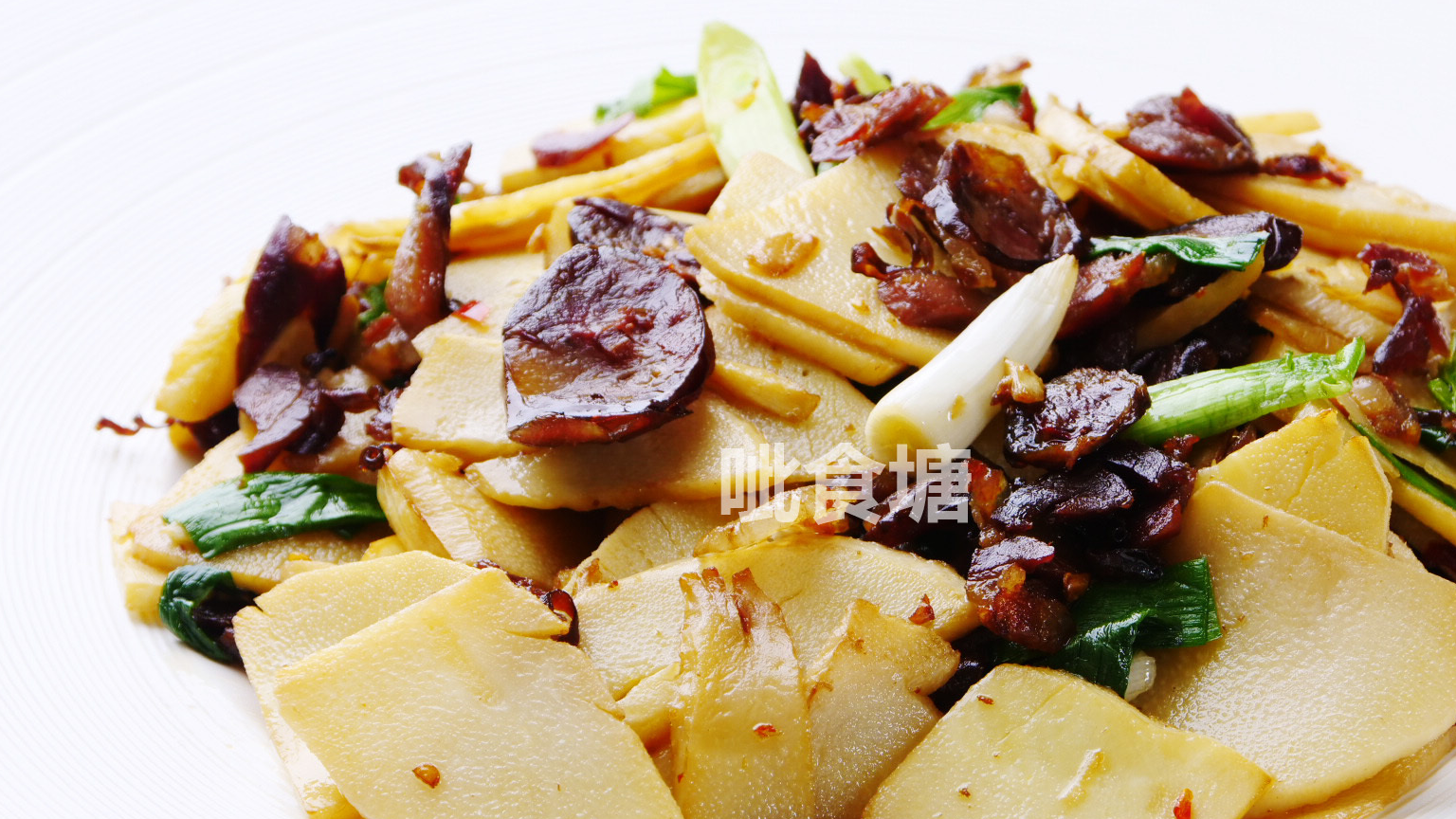 虽然父亲是南方人,但生活在北方,那个年代基本见不到市场有卖笋的,但