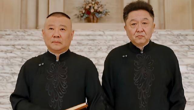 原创德云社于谦身穿花外套出镜引发粉丝热议大爷真是走在时尚前沿