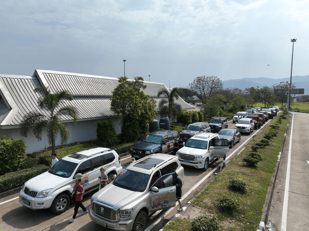 百车自驾共庆2024宋干节穿越国界开启中泰自驾游新篇章