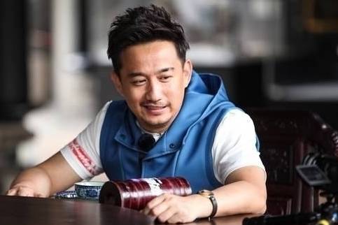 原创娱乐圈八卦黄磊首次透露儿子童言童语谢娜幽默欠分寸遭批评