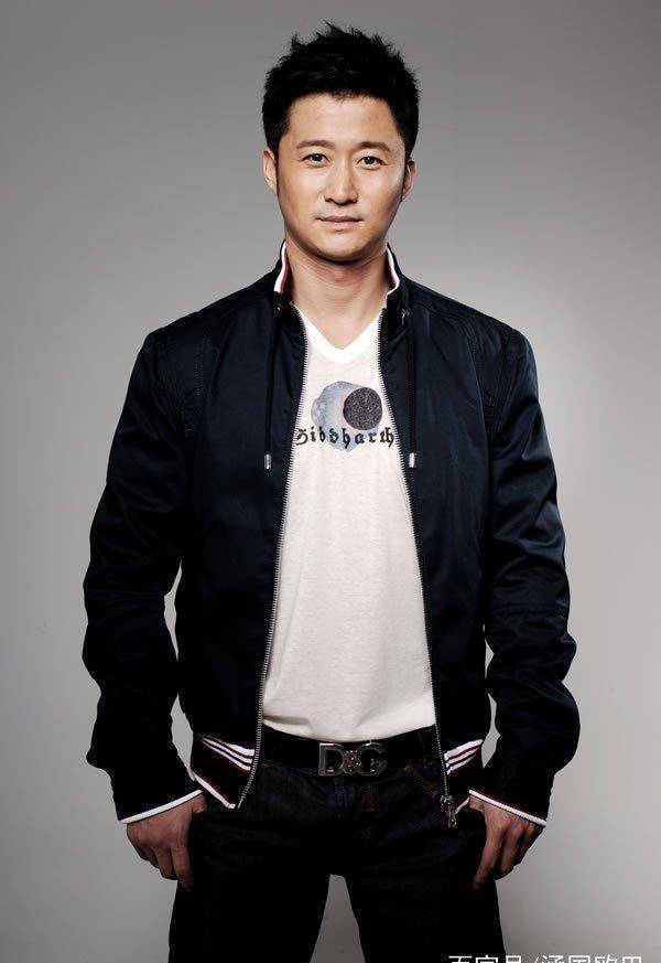 动作华丽且演技精湛的6大功夫巨星,最后一位更是百年难遇_成龙_甄子丹