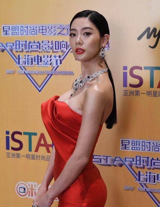 "亚洲第一美"究竟有多美,当镜头拉近的那一刻,网友:我恋爱了