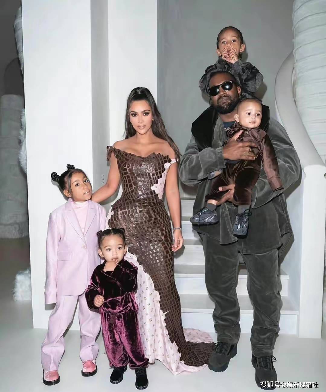 侃爷即将迎来第5个孩子_in_kanye_kim