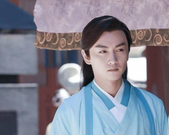 原创没戏拍的陈晓太放纵微博晒帅气自拍却被吐槽胖成高晓松