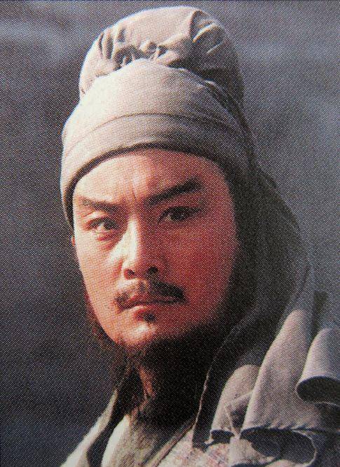 《水浒传》中梁山好汉为什么非要选宋江而不是卢俊义呢?