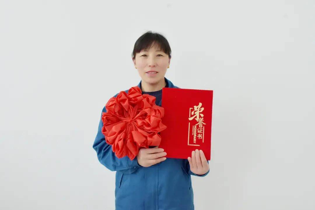 金星先锋徐艳玲提供消费者满意的产品是我们质检工作的标准