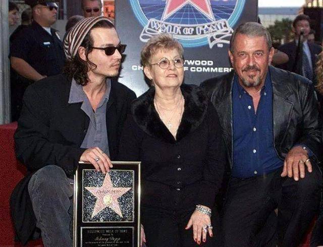 原创德普与前任的对簿公堂终极对决找错对象毁一生