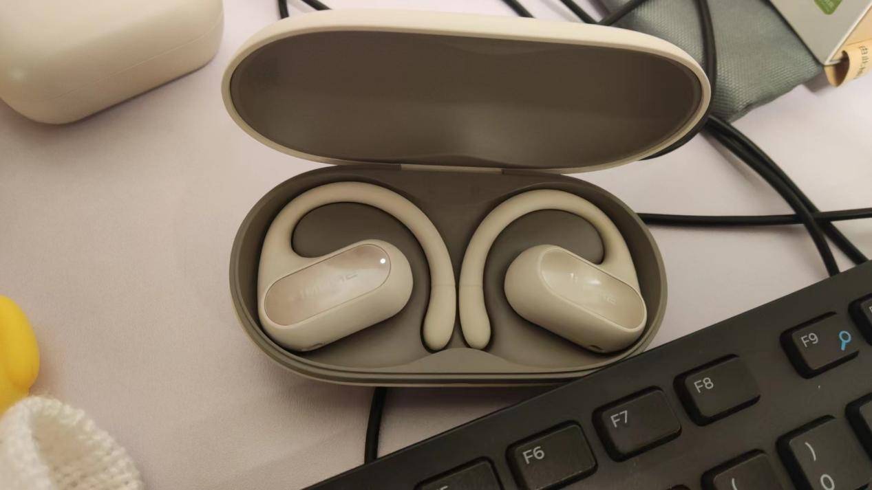 电池综合续航有10h 30h价格379￥万魔s30性能方面这款耳机也是高配