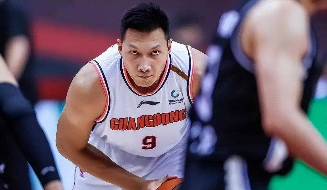 cba最美老板娘,40亿身价,给易建联大肥约,后背纹身尽显风_吴迪_篮球